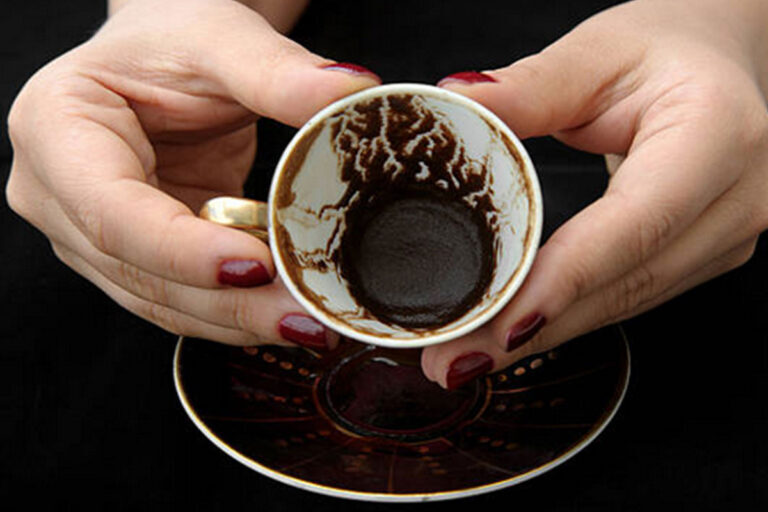 IL FUTURO IN UN CAFF&Egrave; 01