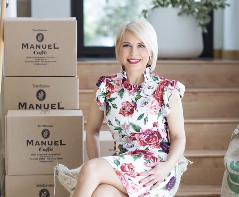 UN CAFFÈ CON CRISTINA DE GIUSTI 02 UN CAFFÈ CON CRISTINA DE GIUSTI 02